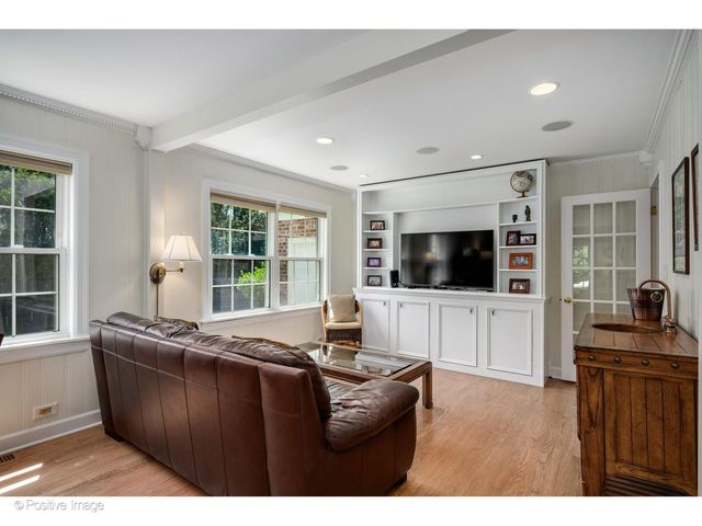 1367 SANFORD Lane, Glenview, IL 60025