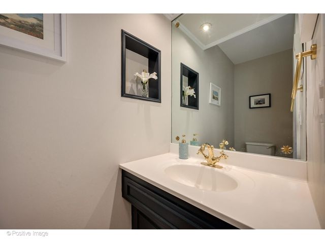 1367 SANFORD Lane, Glenview, IL 60025