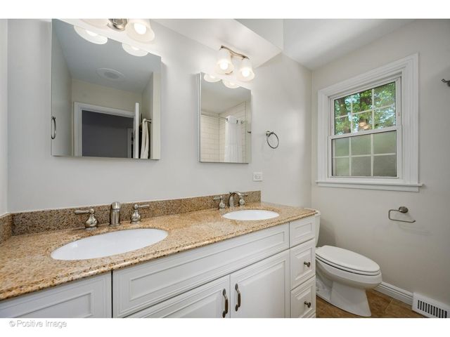 1367 SANFORD Lane, Glenview, IL 60025