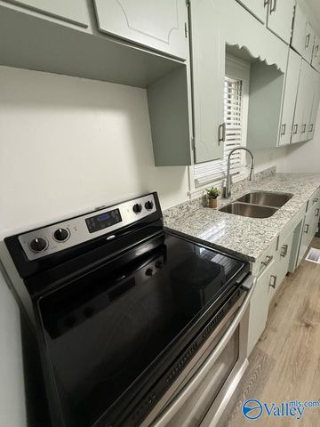 2206 Hill Street NW, Huntsville, AL 35810