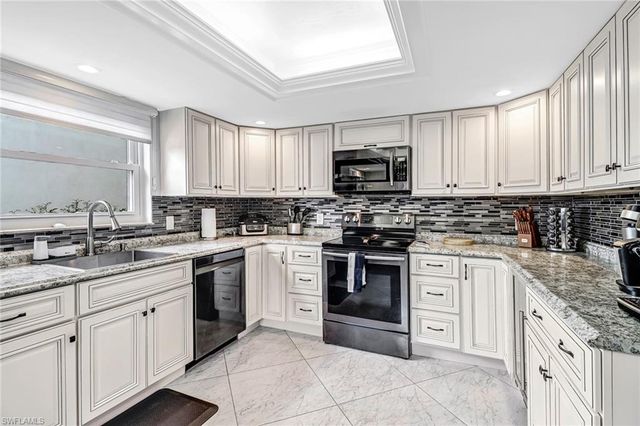 185 Cypress Way E Apt A106 106, Naples, FL 34110