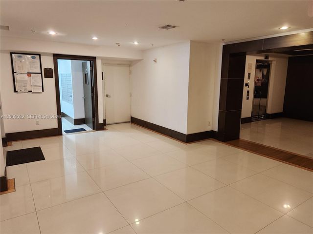 4242 NW 2nd St 1202, Miami, FL 33126