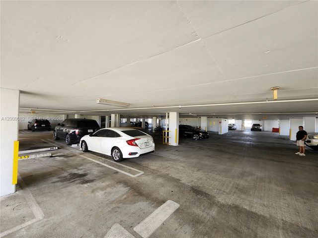 4242 NW 2nd St 1202, Miami, FL 33126