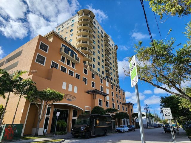 4242 NW 2nd St 1202, Miami, FL 33126
