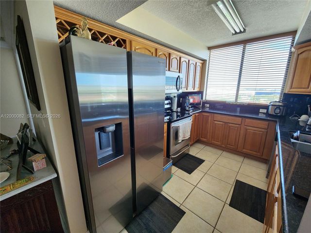 4242 NW 2nd St 1202, Miami, FL 33126