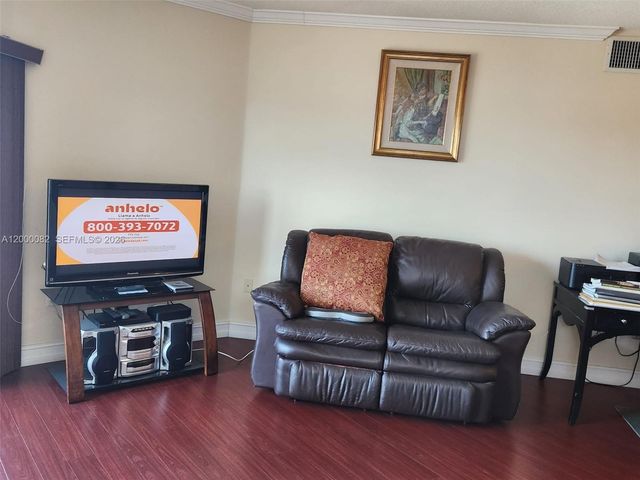 4242 NW 2nd St 1202, Miami, FL 33126