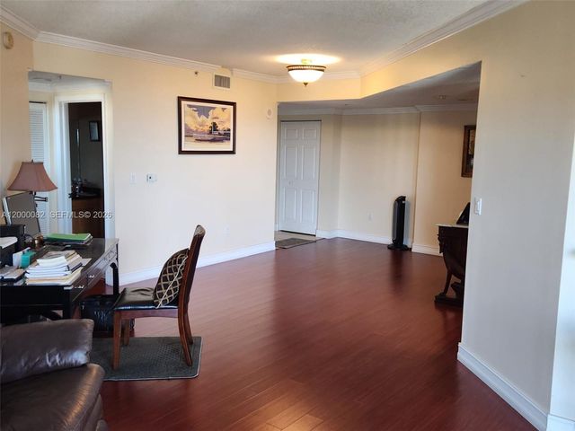 4242 NW 2nd St 1202, Miami, FL 33126