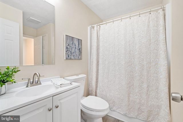 173 E VILLAGE RD, Elkton, MD 21921