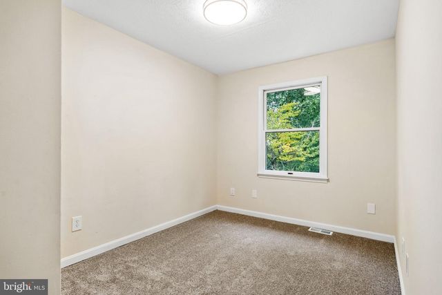 173 E VILLAGE RD, Elkton, MD 21921