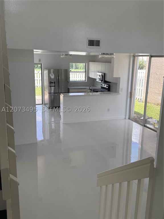 875 NW 99th Ave 0, Plantation, FL 33324