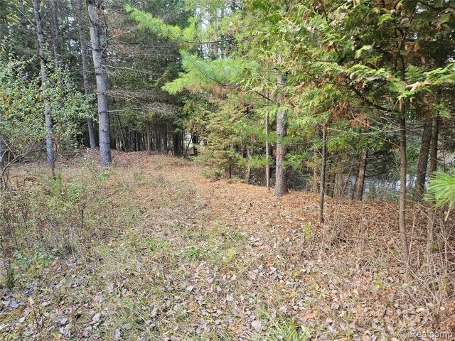 4901 M-55, Tawas City, MI 48763