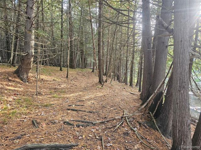 4901 M-55, Tawas City, MI 48763