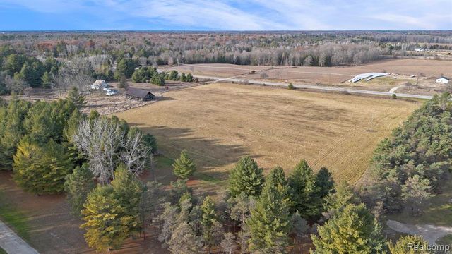 4901 M-55, Tawas City, MI 48763