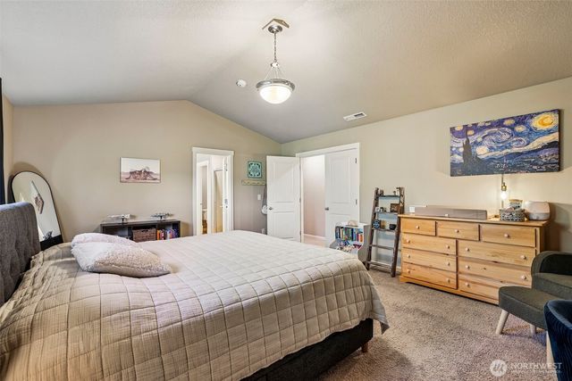 527 N Allen Creek Drive, Ridgefield, WA 98642