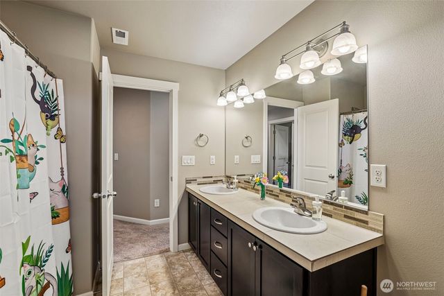 527 N Allen Creek Drive, Ridgefield, WA 98642