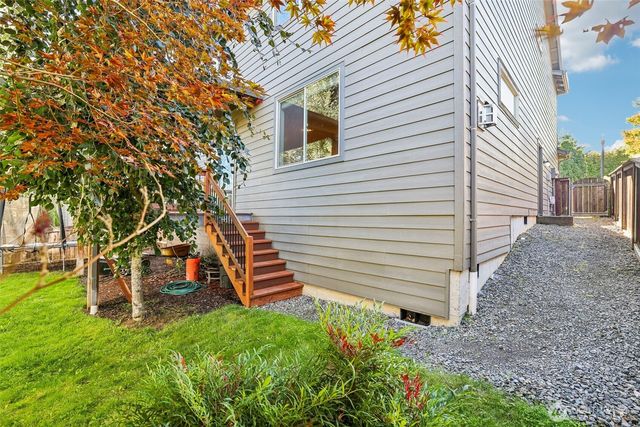 527 N Allen Creek Drive, Ridgefield, WA 98642