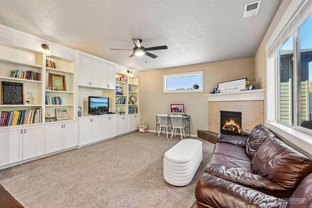 527 N Allen Creek Drive, Ridgefield, WA 98642