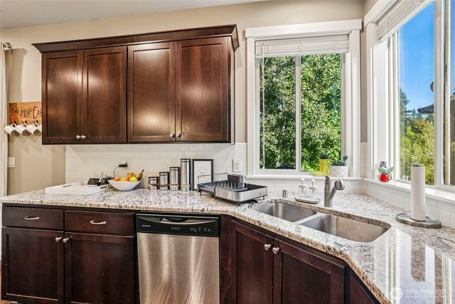 527 N Allen Creek Drive, Ridgefield, WA 98642