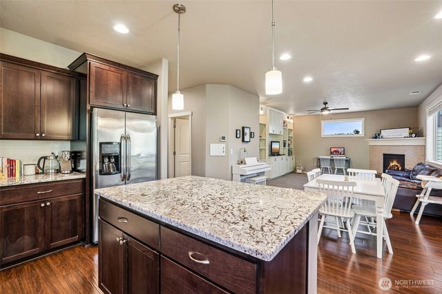 527 N Allen Creek Drive, Ridgefield, WA 98642