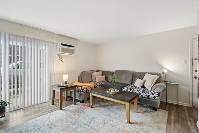 10820 Kilpatrick Avenue 1SW, Oak Lawn, IL 60453