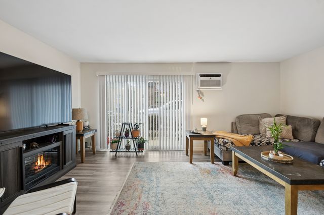 10820 Kilpatrick Avenue 1SW, Oak Lawn, IL 60453