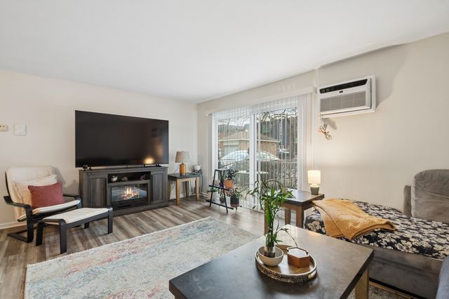 10820 Kilpatrick Avenue 1SW, Oak Lawn, IL 60453