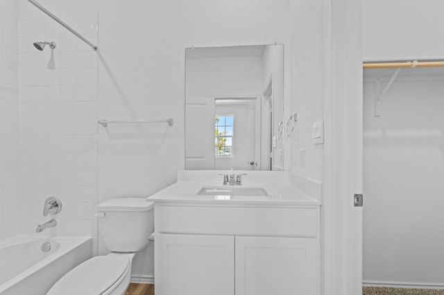 308 Nizao LN, Bastrop, TX 78602