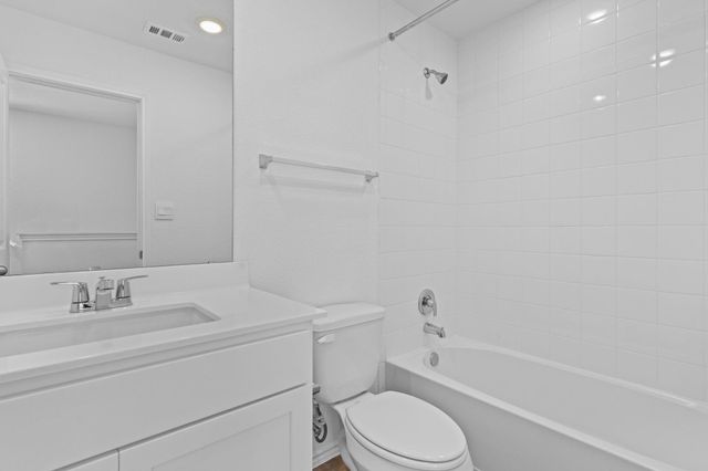 308 Nizao LN, Bastrop, TX 78602