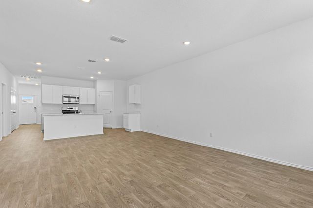 308 Nizao LN, Bastrop, TX 78602