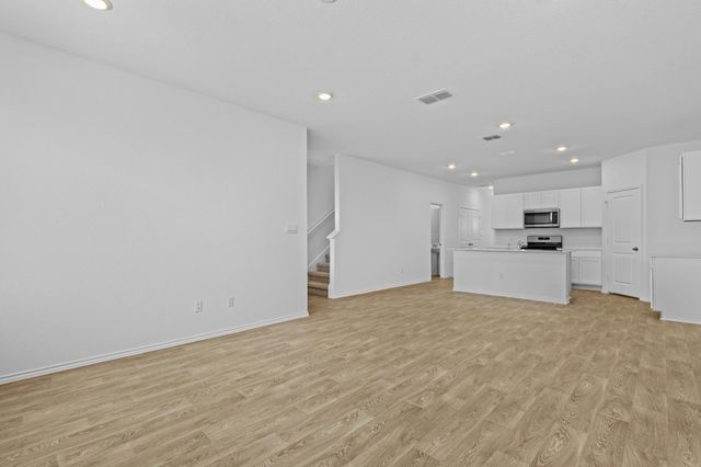 308 Nizao LN, Bastrop, TX 78602