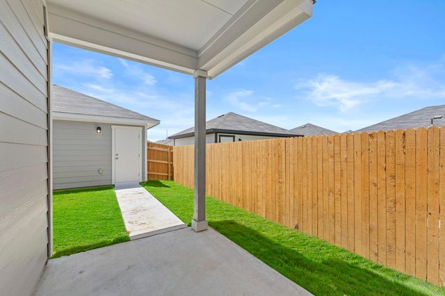 308 Nizao LN, Bastrop, TX 78602