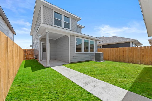 308 Nizao LN, Bastrop, TX 78602
