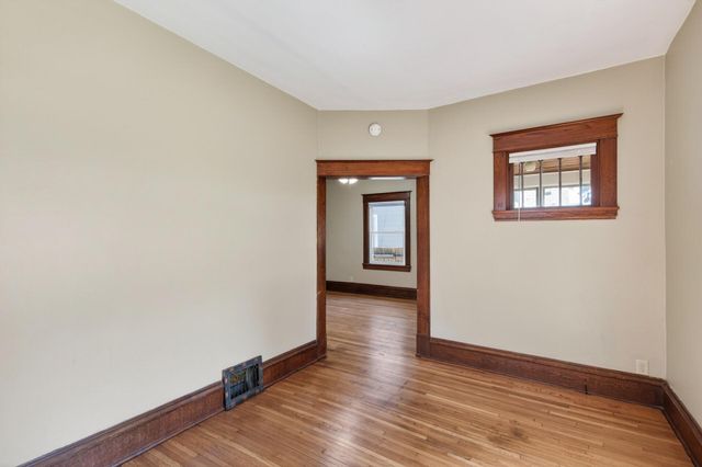 1041 Magnolia Avenue E, Saint Paul, MN 55106