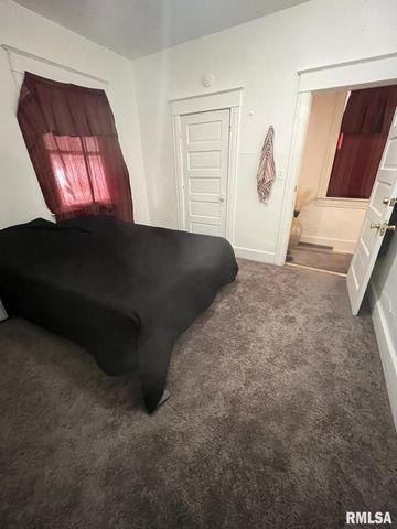 2339 S 10TH Street, Springfield, IL 62703