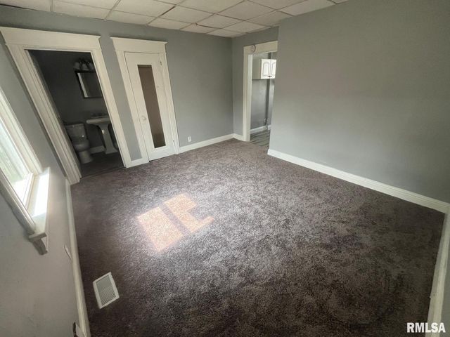 2339 S 10TH Street, Springfield, IL 62703