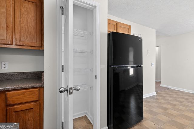 320 Twin Oaks Lane, Dallas, GA 30157