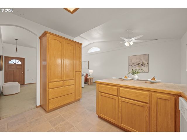 1376 ANDERSEN Ln, Eugene, OR 97404