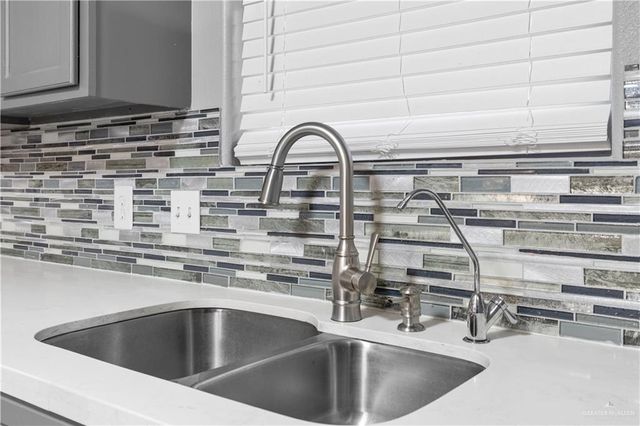 4811 N 47th Lane, Mcallen, TX 78504