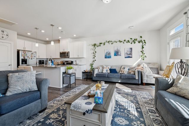 427 Deveron Dr, Gallatin, TN 37066