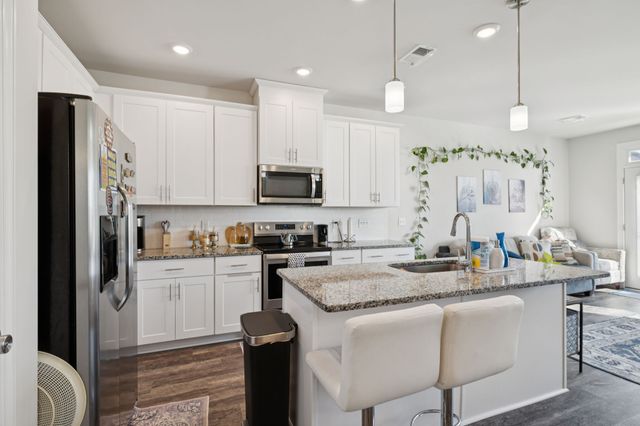 427 Deveron Dr, Gallatin, TN 37066