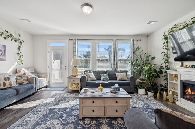 427 Deveron Dr, Gallatin, TN 37066