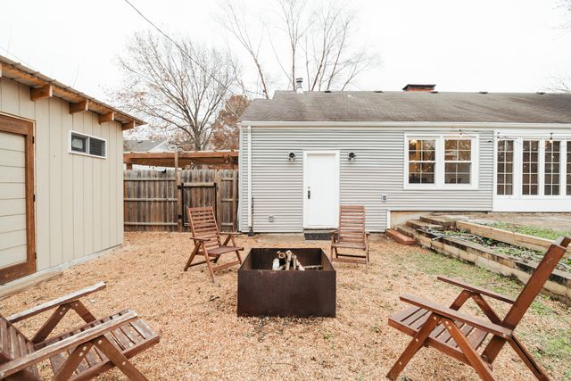 1615 S Delaware Avenue, Springfield, MO 65804