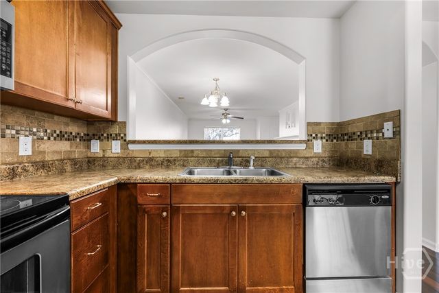 70 Winter Lake Circle, Savannah, GA 31407