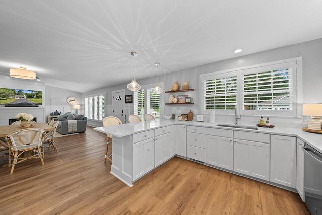413 Hillcrest DRIVE, Fontana, WI 53125