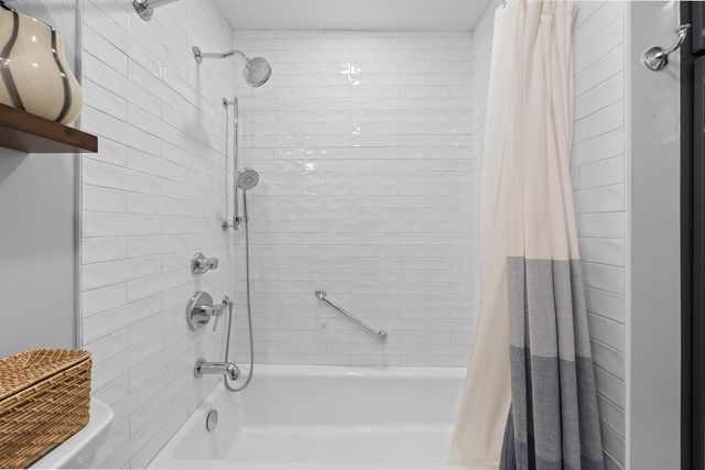 413 Hillcrest DRIVE, Fontana, WI 53125