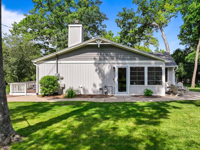413 Hillcrest DRIVE, Fontana, WI 53125