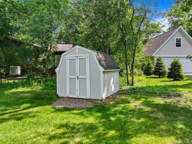 413 Hillcrest DRIVE, Fontana, WI 53125
