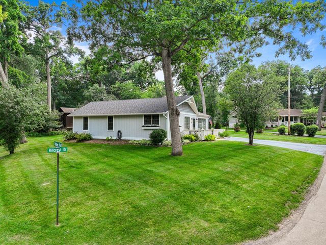 413 Hillcrest DRIVE, Fontana, WI 53125