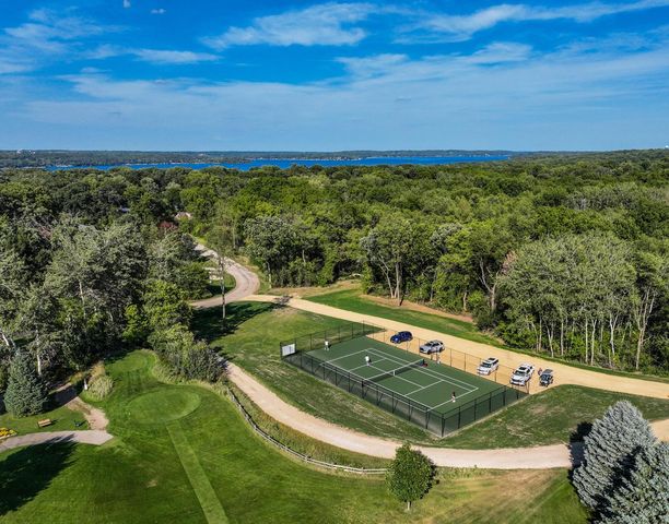 413 Hillcrest DRIVE, Fontana, WI 53125