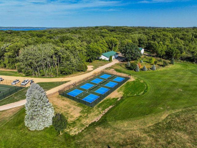 413 Hillcrest DRIVE, Fontana, WI 53125